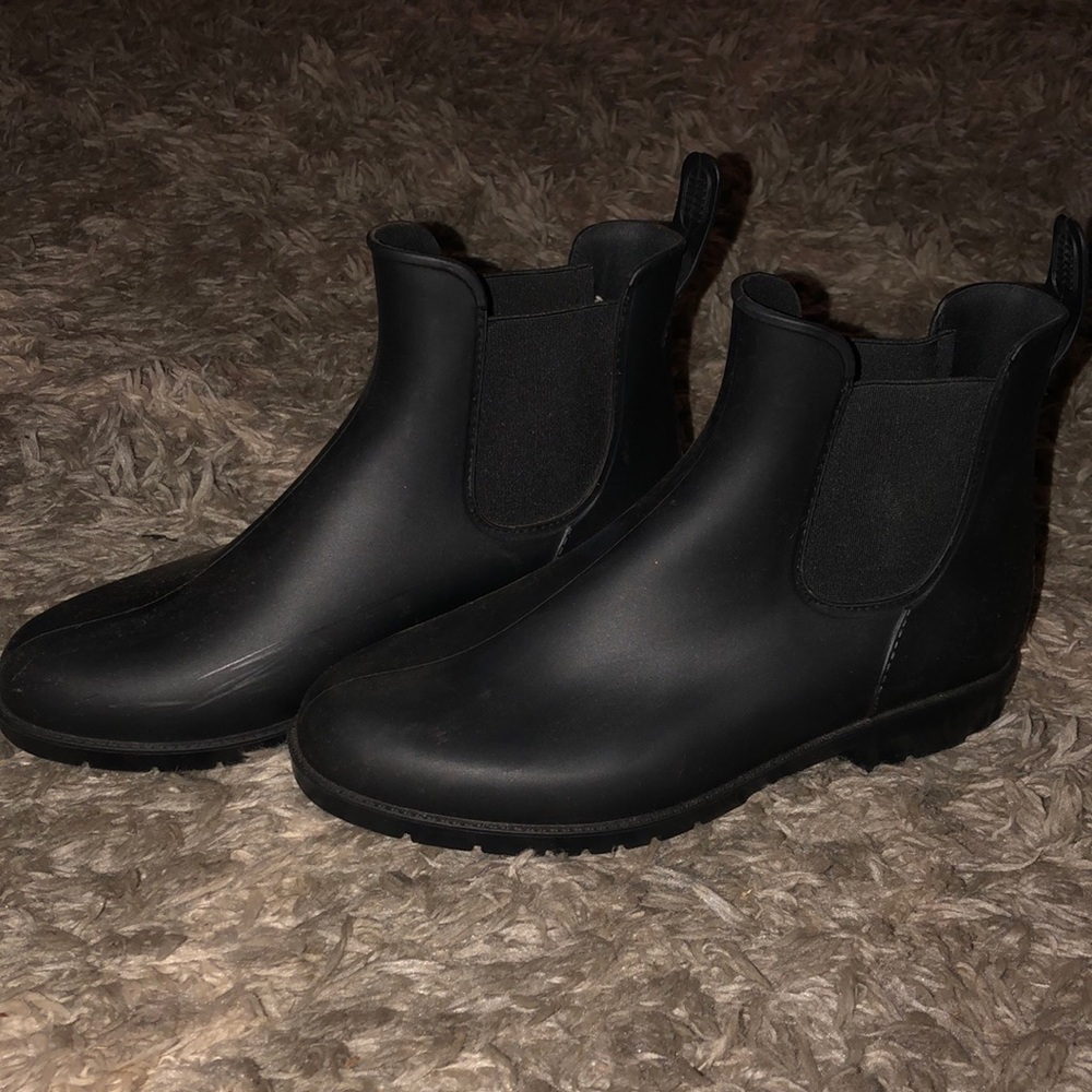 Black rain booties